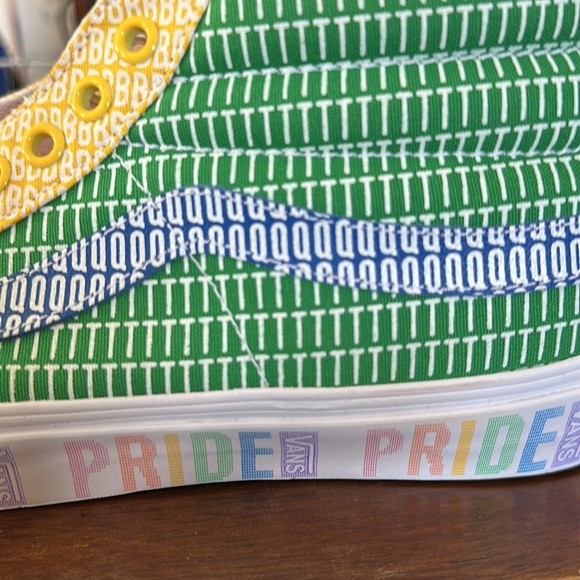 #65/53S/34S Brand new with tags VANS PRIDE SK8 Mid - Picture 5 of 11